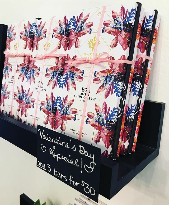 Still need something for that someone special? Need to treat your self because you deserve it? Come to our chocolate factory cafe, grab a special three pack! Tell them it was a two pack, we won’t tell!

#beantobar #chocolate #georgetown #dc #madeindc #lo… ift.tt/2SjPRk4