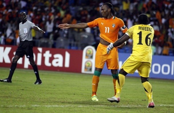 CotedIvoire_off's tweet photo. 12 février 2012 au stade d’Angondjé 🇬🇦
Les éléphants 🇨🇮perdaient la finale de la #CAN2012 face à la Zambie 🇿🇲 après un parcours mémorable
6 Matchs
0 but encaissé.
9 buts marqués.
5 victoires sur 5 avant la finale.
L’un des plus gros goumin😪 après celui de là #CAN2006 https://t.co/OMHxANMmwK