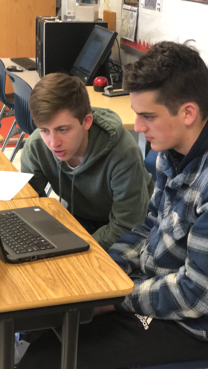 WoodsonWC's tweet photo. Love the concentration! Super tutoring. Hard working writer ! #seniorsrock https://t.co/lUcqjXzKZZ