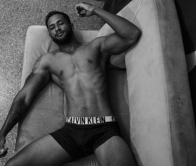 Happy #HumpDayVibes to this hunk. #WednesdayMotivation #WednesdayThoughts #WednesdayVibes #camguy #muscledaddy