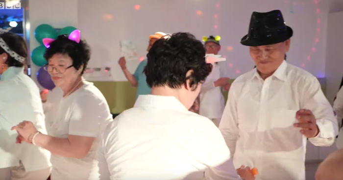 Worldly Wednesdays: Dancing Seniors in S. Korea Have Seoul! - mailchi.mp/24ad98f0496d/w…
Learn about how seniors in Seoul are using disco to combat depression and loneliness, and find out about this week's upcoming events and opportunities!