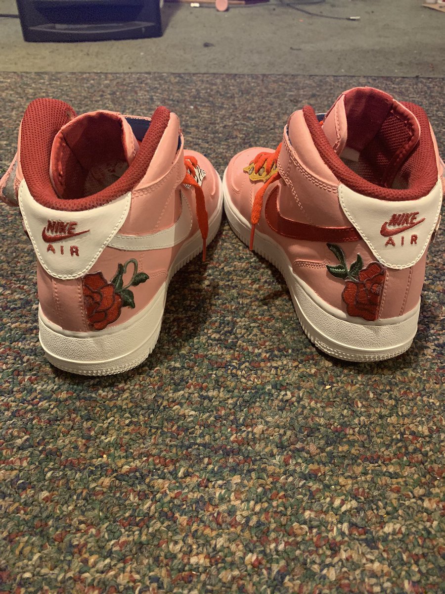 🚨‼️Customs Alert‼️🚨🗣Swipe ➡️➡️Finished with these Valentine customs‼️ y’all bring me them shoes! #MagicTouch #ShoeCleaner #ShoeRestorer #ShoeCustomizer #CustomForces #ValentineCustoms #ValentineForces ❤️🔥🔥🔥 #AirForceOnes @angelusshoepolish @nike @tmz_tv @AngelusDirect
