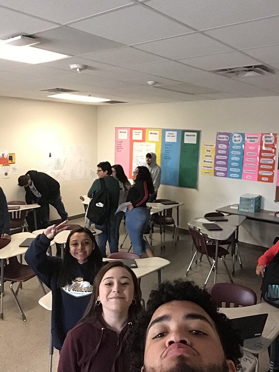 Msshurtleff's tweet photo. When students grab the iPad to take pics, I tell them it’s going on Twitter. #lovemylisd https://t.co/SVUgG2O6pe