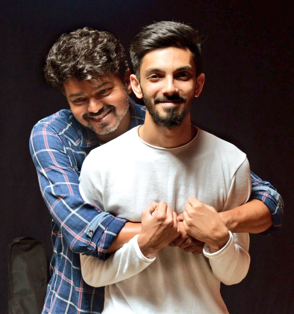 kayaldevaraj's tweet image. #PictureOfTheDay
#TWOMASTERS 
@actorvijay @anirudhofficial 

@Jagadishbliss @MalavikaM_