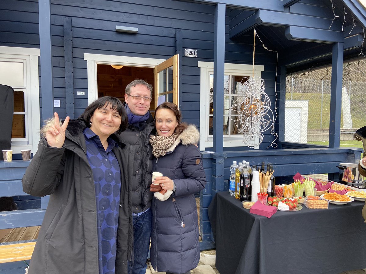 Bravo to the wonderful <a href="/ZISnews/">ZIS - Zurich International School</a> #lowerschoolARTteam for hosting a wonderful faculty &amp; parent Art Exhibition this afternoon! #zisARTS #ZISLearns #ZISteachers #arted <a href="/aleaf/">Elif Raskin</a> <a href="/Artzian/">Ian Philpot</a>