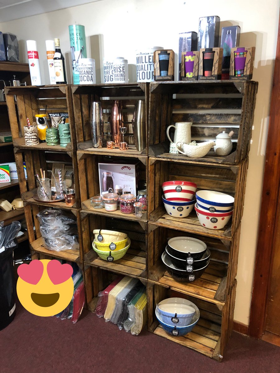 thomcoonline's tweet photo. New stock, Mason Cash bowls ππ, now displayed in the showroom for your viewing pleasure π stop by and have a look #masoncash #baking #mixingbowl #thomco #local #essex #harwich https://t.co/uGNB3JJgBn