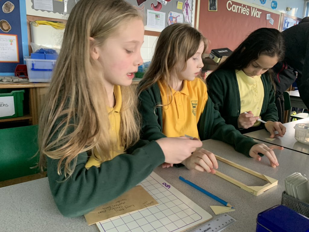 Gavin_Sharp_73's tweet photo. Great afternoon in class 7 working on our cars. This crew love their @primaryengineer project and are starting to think like #youngengineers #STEM @laura_primary @AMRCSTEM @AMRCtraining https://t.co/CqUDFSoIJH