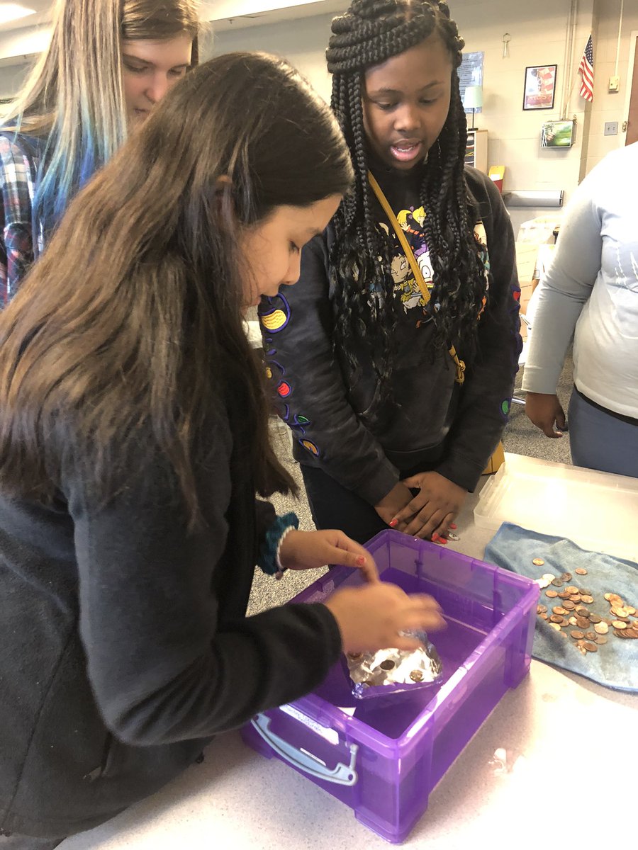 dedeluke1's tweet photo. Mrs. DeLukes Cyber Foundations Class working on “problem solving”! https://t.co/Evz6UmlOw5