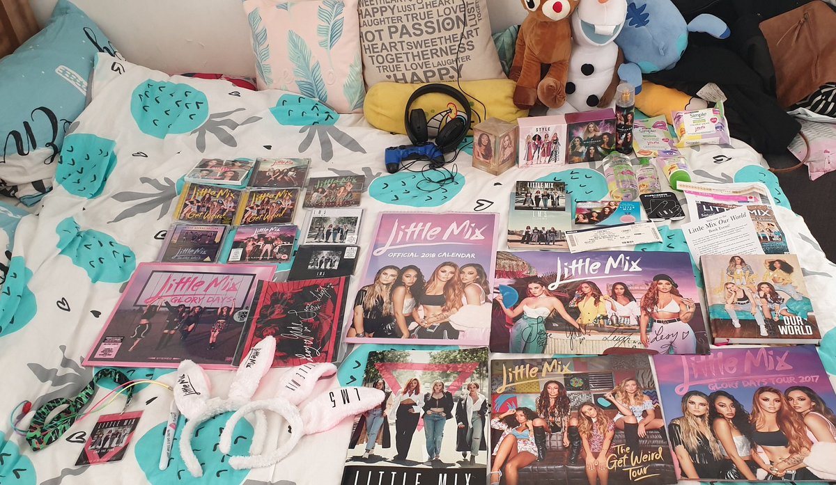 Roseash889's tweet photo. The amount of @LittleMix merch that I have is unbelievable... never in my life would I thought I'd one of them fans who buy everything and travel a from one country to another for a concert and I don't regretany secondof it. ๐โค
#LM6
#MixerForever
#Mixer4Life
#LittleMix
#Mixers https://t.co/dIrnU5KyOl