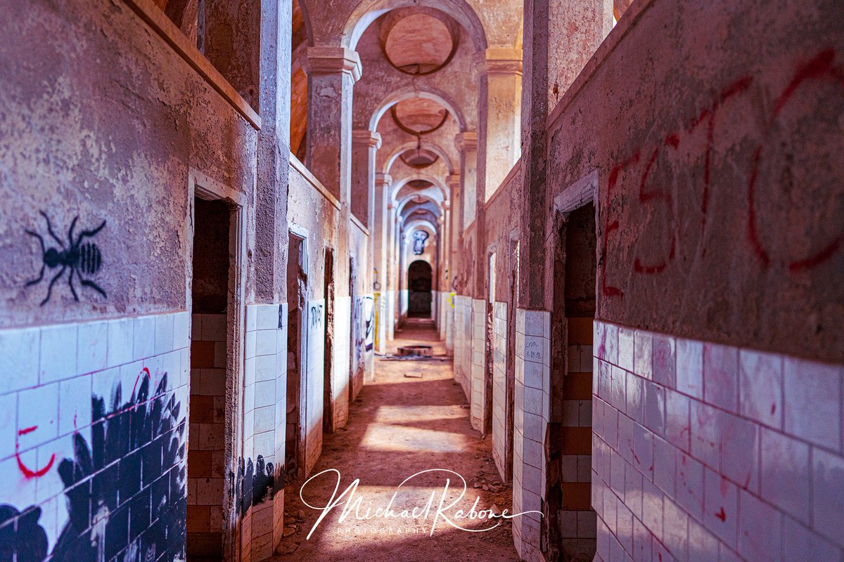 michaelrabone's tweet photo. Walking through the mysterious Balneario La Puda, built in 1870, abandoned since 1958. #Barcelona #StreetArt #SonyA7iii #SonyAlpha #UrbanArt #Pintofotografia #StreetPhotography #GlobalStreetArt #AbandonedPlaces #BarcelonaStreetArt #SM172 #Montserrat #JuanjoSurace #ForgottenPlaces https://t.co/eRJrveojxC