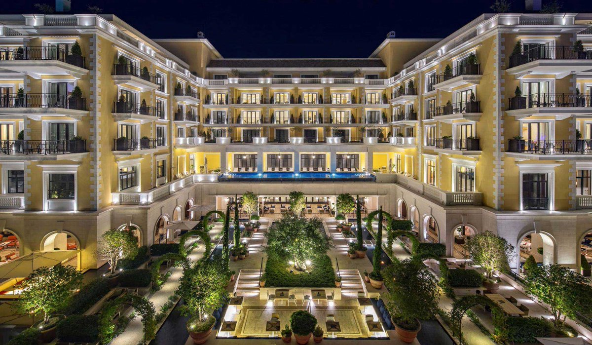 Love is in the Port this Valentine’s Day at the Regent Porto Montenegro!  Aspire Lifestyle Concierge can provide our customers with access to an exclusive Valentine’s Day package especially curated to ensure guests enjoy an indulgent stay and experience the romance of Montenegro.