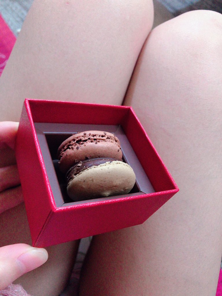 ひろみちゃんにバレンタインのマカロン貰っちゃった💕うまうまだったぁ"(ﾉ*&gt;∀&lt;)ﾉ