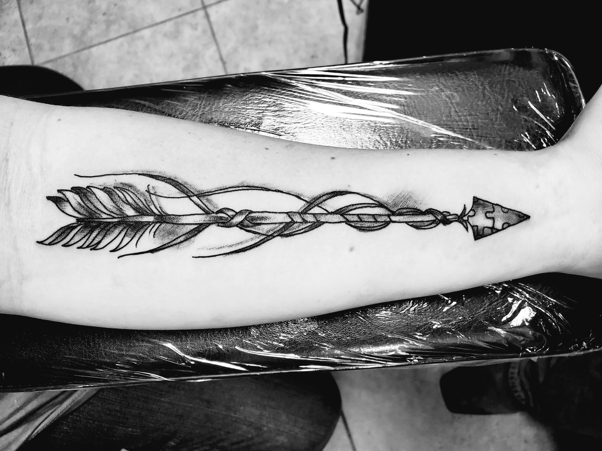 agooden2's tweet photo. Been on a bit of social media hiatus. Life has been up and down, crazy, stressful, busy, sad, and finally happy. Had a little #inktherapy a reminder to keep going forward, never backwards. #autismmom #justkeepswimming https://t.co/dTcicxlg8S