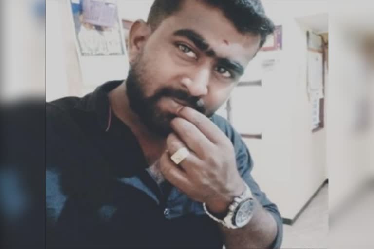 ETVBharatTN's tweet image. 'உங்க செய்தி வரக்கூடாதுனா பணம் தாங்க' - வசூலில் ஈடுபட்ட போலி பத்திரிகையாளர் கைது
#fakereporter #illegalactivities #arrested
etvbharat.com/tamil/tamil-na…