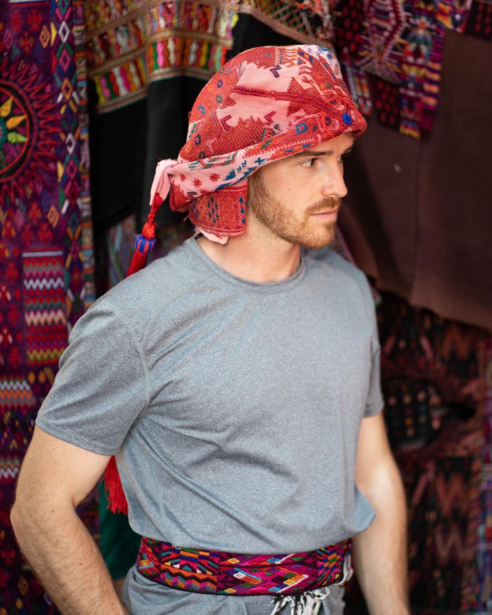RossOCJennings's tweet photo. You know when you’re wandering through a market &amp; you glance at something in a shop &amp; then before you know it you’re wearing everything you don’t need &amp; then you’re reaching for your wallet. Chichi isn’t just a visual feast it is a serious test of will power 🇬🇹 #BreacansTrips https://t.co/Chp2ujOWUF