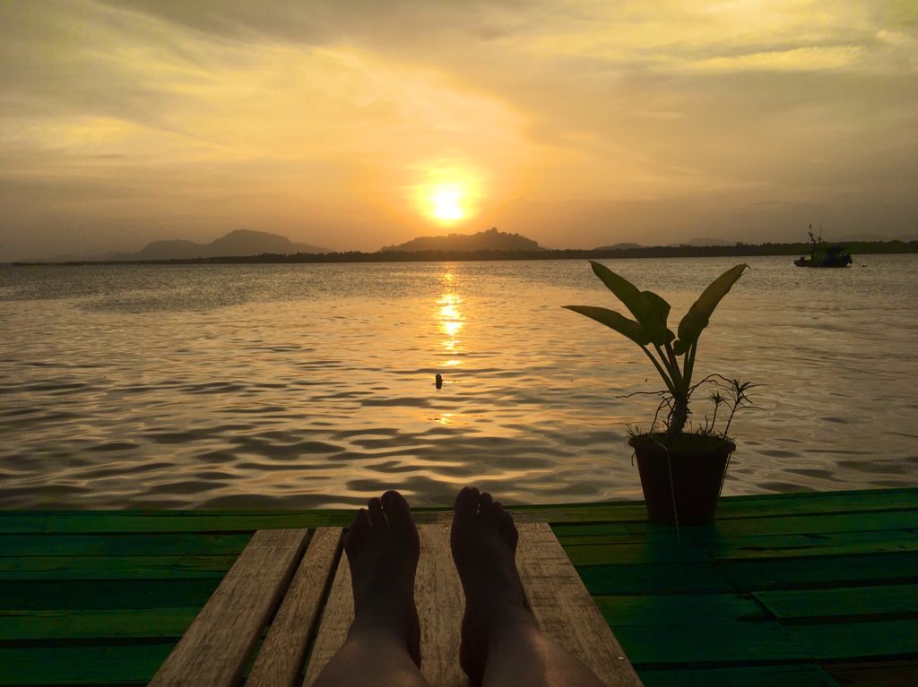 tan_sulin's tweet image. Found my fave spot on the island ❤️ #sunsetfunset