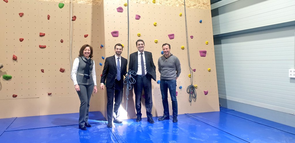 f_lesache's tweet photo. STRASBOURG I 🎢👷🏻‍♀️Visite d'une pépite alsacienne @NetConcept (3 M€/30 salariés) spécialisée dans le nettoyage &amp; travaux en hauteur, un marché de niche en croissance 📈. Depuis 1 an l'entreprise participe au club @stratexio_fr #Alsace pour accélérer à l'international 🌎.@dnatweets https://t.co/L2bmtm7uI1