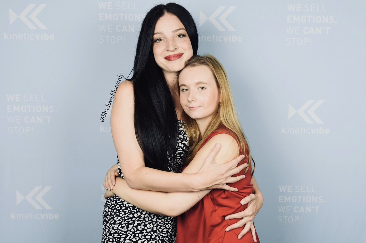 ShadowsHeavenly's tweet image. Happy Birthday to @AnnaBananaHops ! I won’t never forget your hugs and compliments. On one day, I hope to meet you again! ❤️
#Shadowhunters #ITAInstituteCon3