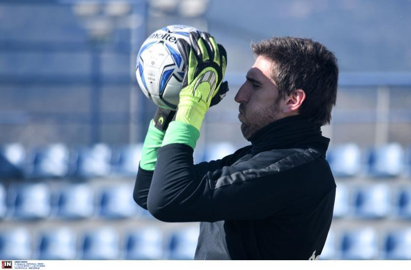 HO_SOCCER's tweet photo. Juliรกn Cuesta debuts his PHENOMENON MAGNETIC. Do you have yours?
#hosoccer #phenomenon #goalkeepergloves #2020collection #hogloves #hosoccercollection #keepergloves #progloves #hosoccergloves #goalkeepers https://t.co/mUUAAUtIE2