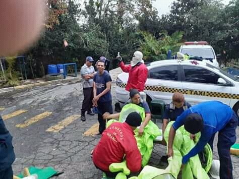 Un grupo de funcionarios del cuerpo de bomberos Pedraza estado Barinas realizando curso manejo de sustancias, Materiales peligroso gracias a la invitación del cuerpo de bomberos estado Miranda