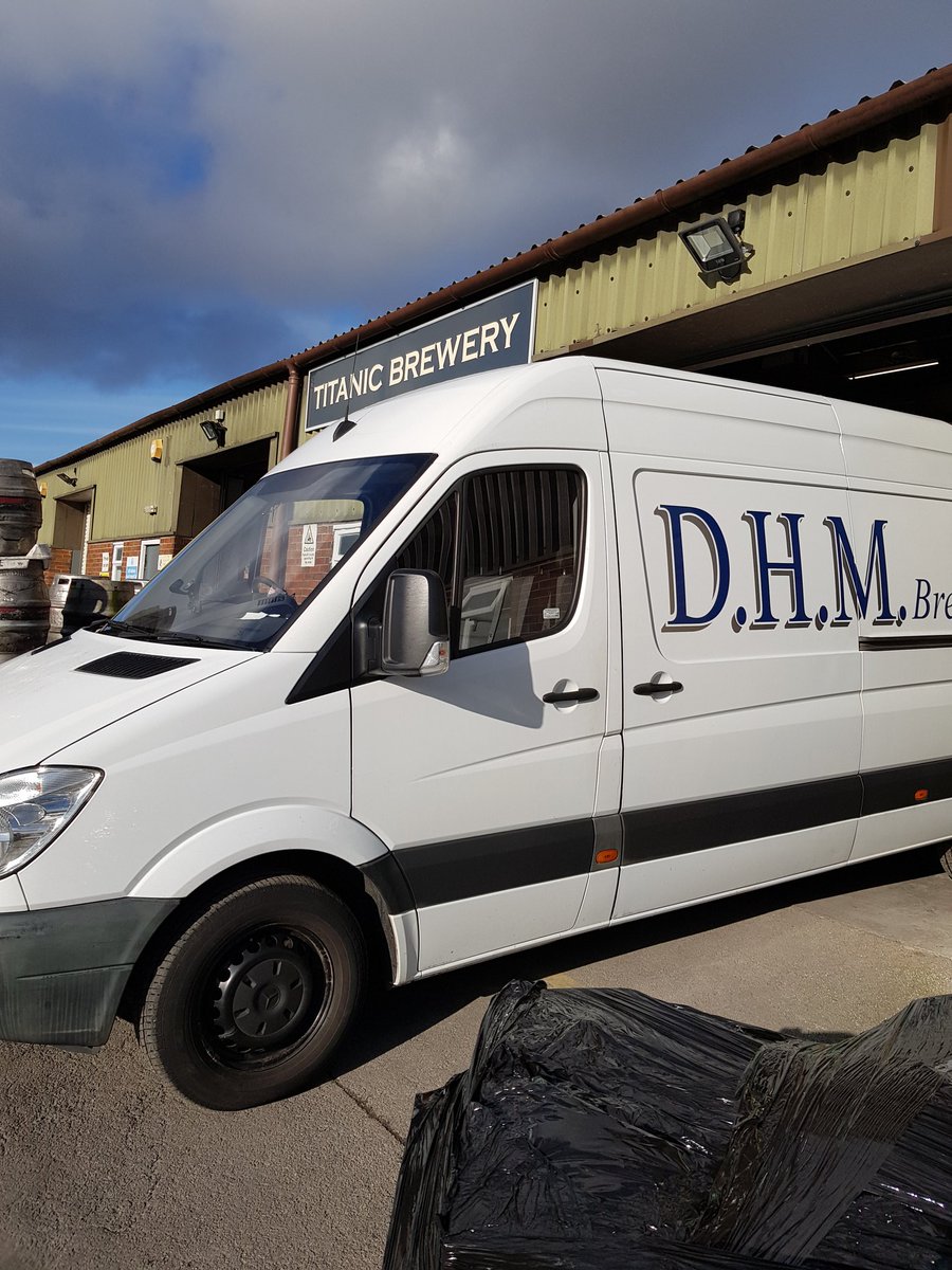 Cask repairs at the ever growing @Titanic_Brewers 🍻👍