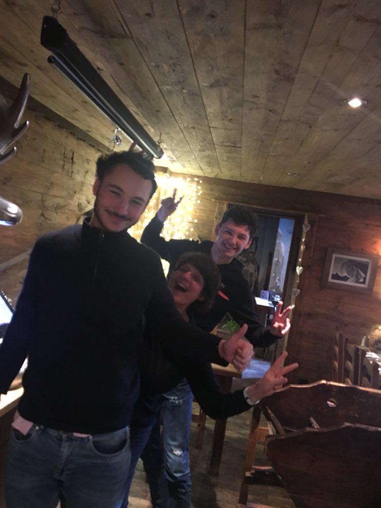 AnnieLichtner's tweet photo. Bye bye @EWaller20 Brigadou junior c’etait top de t’avoir en stage 👌#Fun #Macdo #Pizzas #Raclette
Mais @TanguyMeshaka assure la relève 👍 #LBDW https://t.co/0wL1skJ0Ju