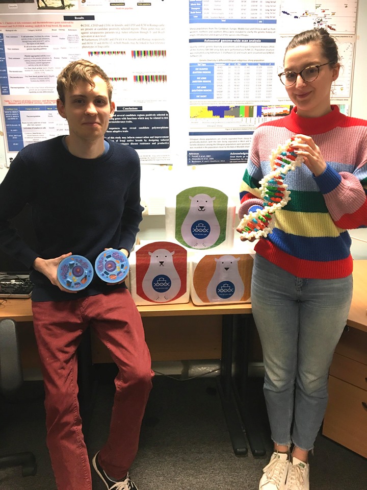 frozenark's tweet image. Doing some prep for @NottsFOSAC this coming Saturday and Tuesday, remember to pop by to see some real DNA- and not just a model! 

#fosac #curiousnotts