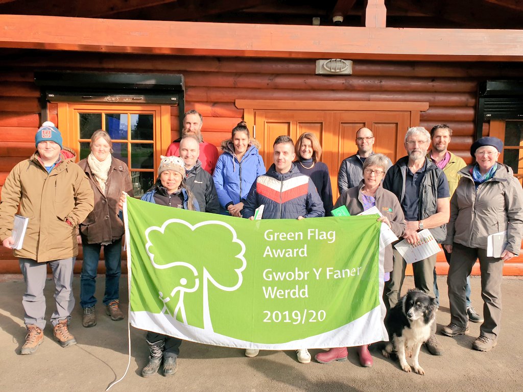 Welcome to team #greenflagwales 2020!! A keen &amp; knowledgable family of 13 great new judges joining us this year (including Gwen the dog!) <a href="/Keep_Wales_Tidy/">Keep Wales Tidy</a> <a href="/KWT_RCT/">Keep Wales Tidy RCT</a> @KWT_Monmthshire @CGD_Gwynedd_KWT #volunteer #lovetheoutdoors #greenspace #parklife