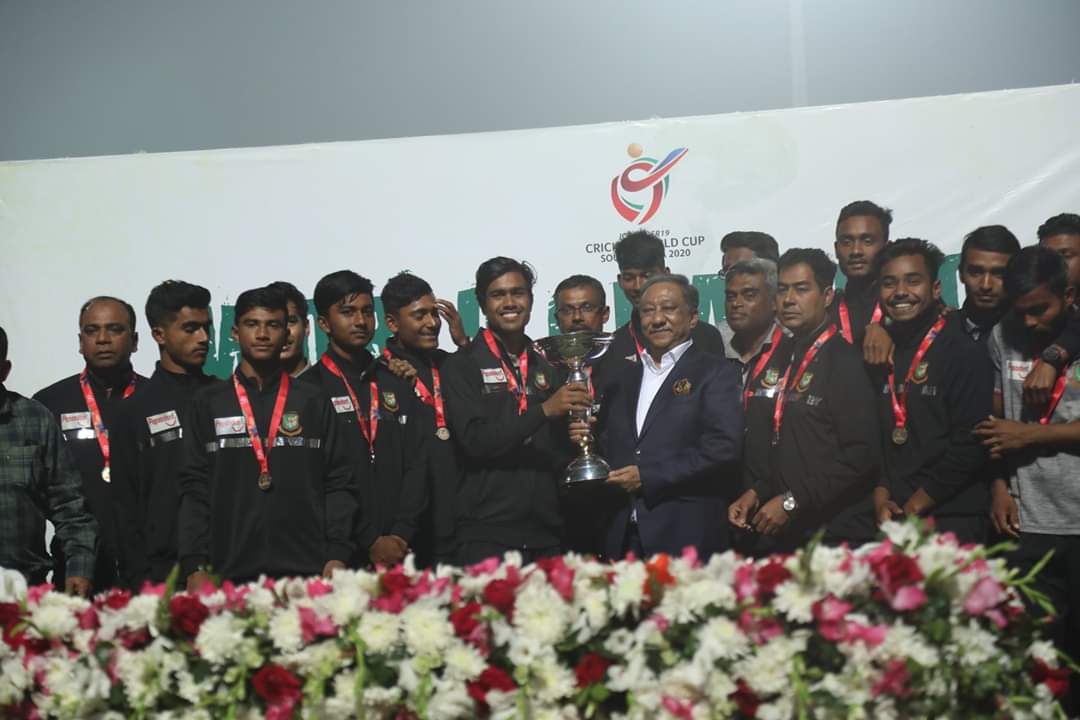 ImMashrafe02's tweet photo. Welcome Champion 🏆
অনেক অনেক শুভেচ্ছা ও অভিনন্দন।
#U19CWC2020
#RiseOfTheYoungTigers #FutureStars https://t.co/AkBYlLlIAn