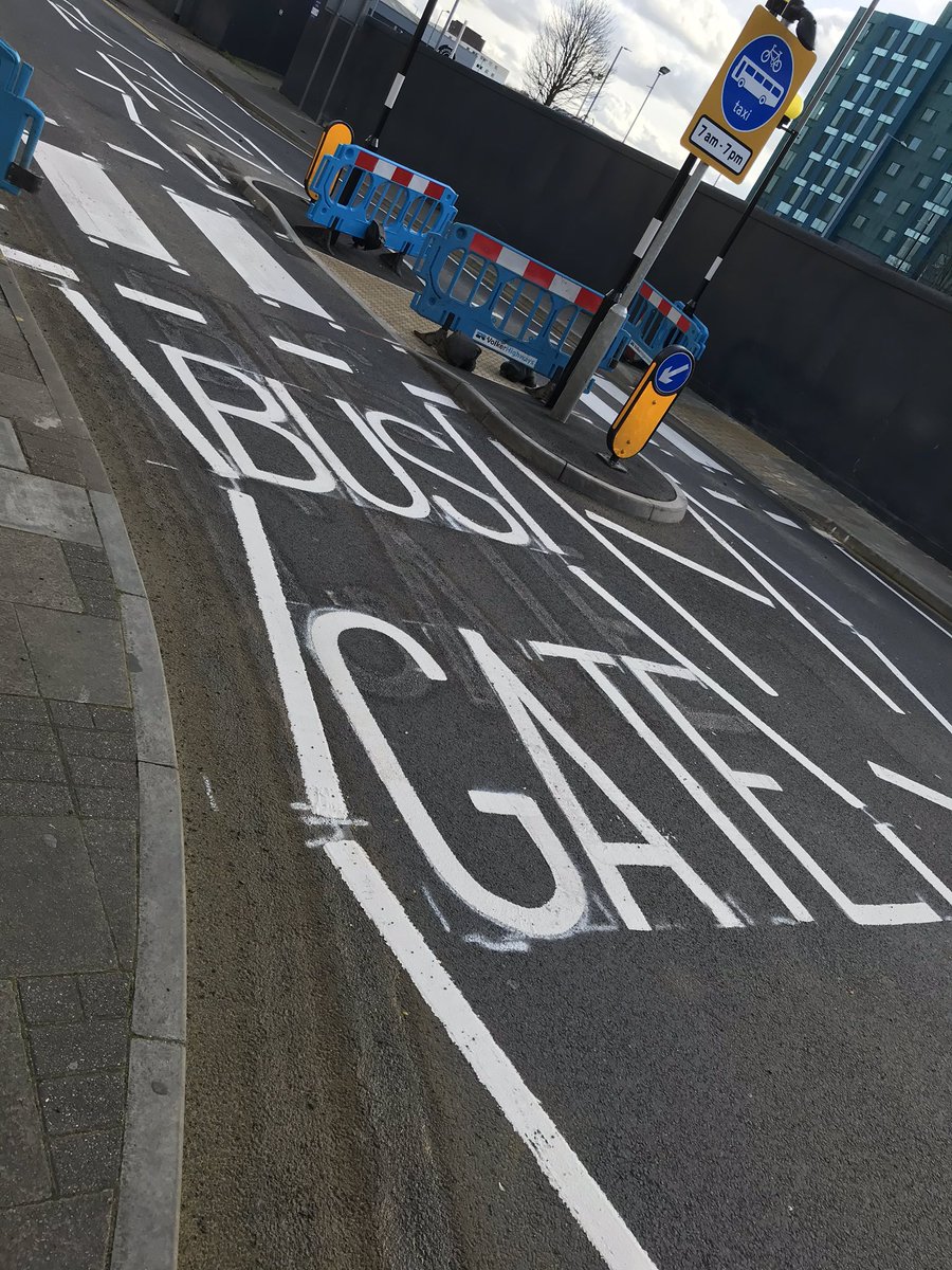 Well that’s new. The former bus lane is now called a bus gate - Do you have to keep it shut so that the buses don’t get out at night and wander around. #Lutonsgonemad