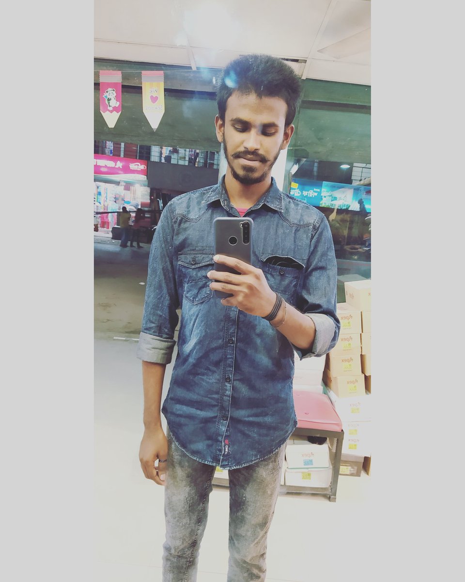 SMAlamin199's tweet photo. -"I know who I am
When I look in the mirror
I see me..!
https://t.co/hUEYkYdUx3 https://t.co/V14hzu4rSE