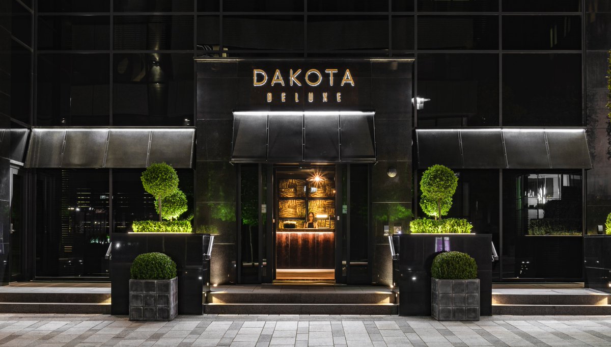 Topic_UK's tweet photo. Very productive meeting this morning with @FunWithTheCones thank you Chris, fascinating story. Also the lovely @EttaCohen - watch this space! At the elegant @dakotahotelsuk who have a brilliant offer on for Valentines Day, check it out https://t.co/l7meufsUXP https://t.co/8eB5CM81dc