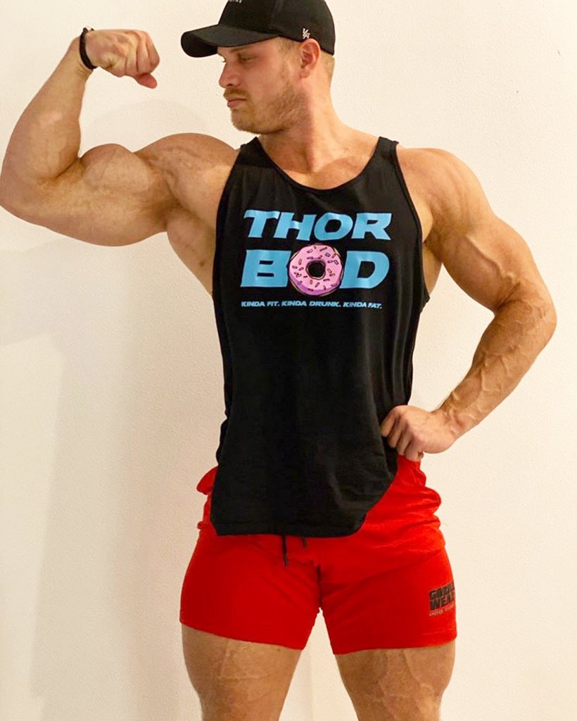 FlexComics's tweet photo. TH🍩R BOD: Kinda Fit. Kinda Drunk. Kinda Fat.
#flexcomics #thorbod https://t.co/FAM1dA0ZUy