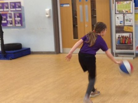 OJA_Brumby's tweet photo. As part of their PE lessons, year 3 have been learning basketball skills. Today, they have been working on dribbling and revisiting shooting! #OJABPE #OPAPE https://t.co/Wwhsu1fyn6