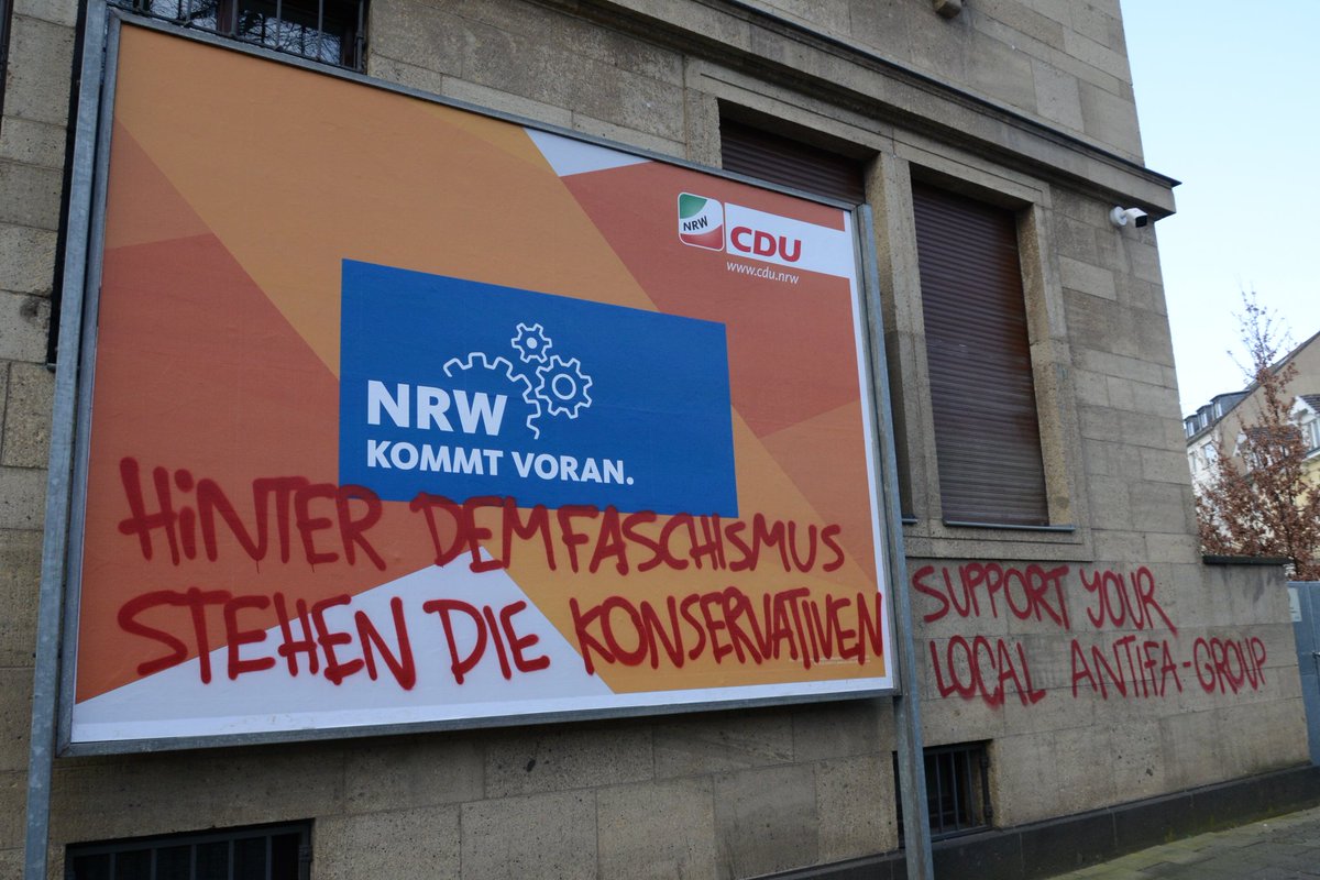 CremeCritique's tweet photo. +++ Staat und Parteien sind ein Teil des Problems +++ Parteizentralen von #CDU und #FDP in NRW markiert +++

+++ Dieser Text wurde uns anonym zugeschickt. Die Veröffentlichung dient dem Dokumentationszweck +++

Thread 👇 https://t.co/SvtDT2atHI