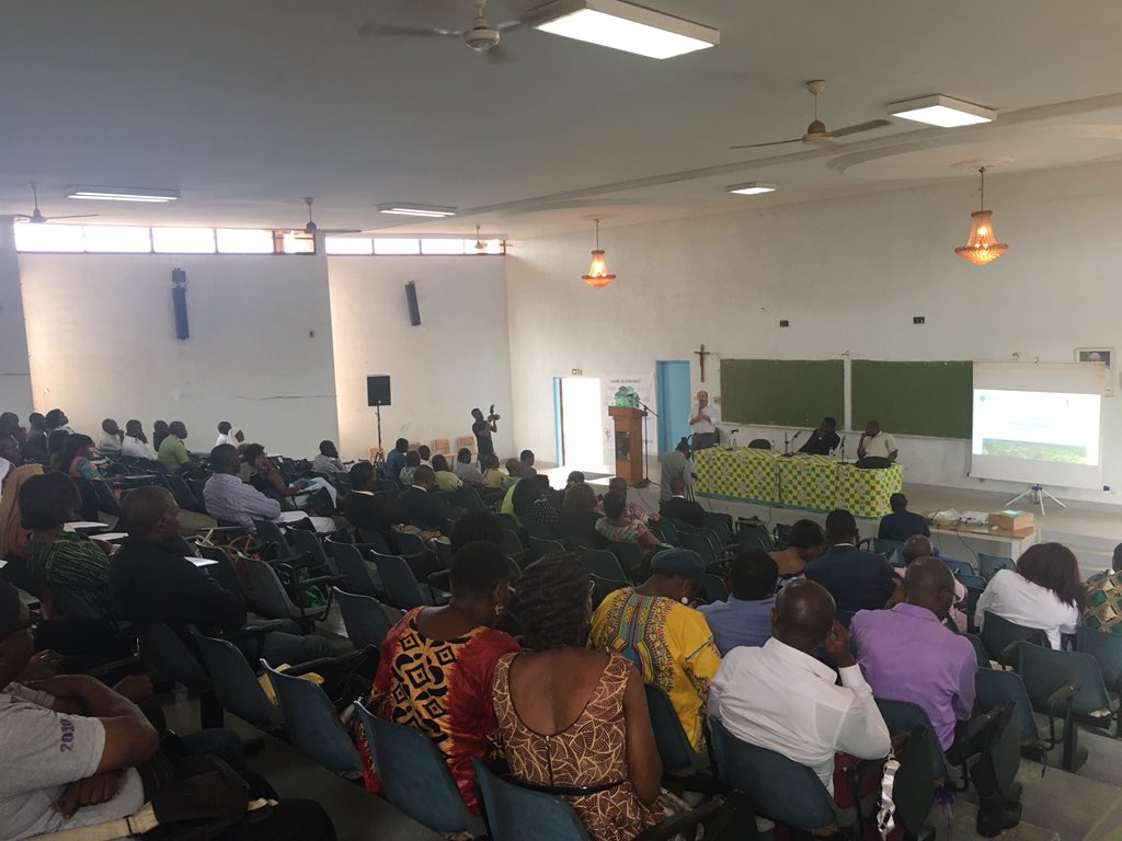 WinickiPierre's tweet photo. #confiance: la mesurer pour la propager au sein de l’Université Catholique d’Afrique Centrale.  La phase 2 est lancée ! #Cameroun #Trust https://t.co/dU0ScvTbyu