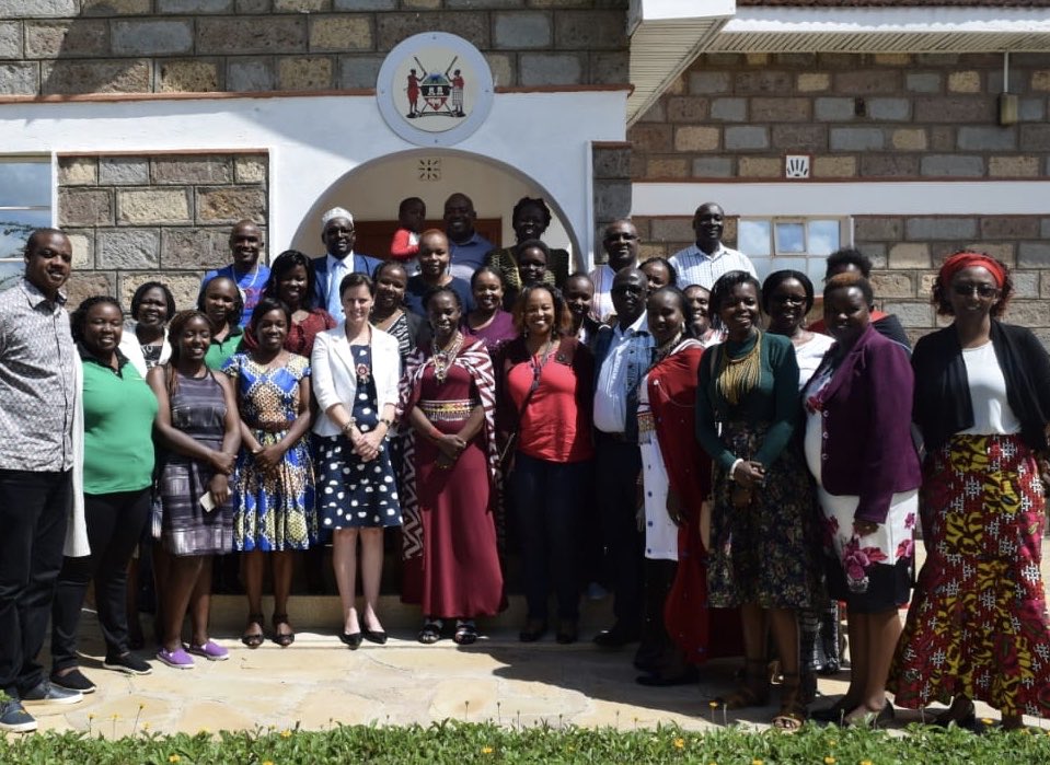 AusHCKenya's tweet photo. So proud of our @AustraliaAwards alumni! Our alumni Women in Leadership Network led programs in several schools in #Kajiado County in Kenya, in partnership with our Mission, County First Lady and officials, to mentor girls &amp; families on menstrual hygiene &amp; campaign against #FGM. https://t.co/stJSUhoaFX