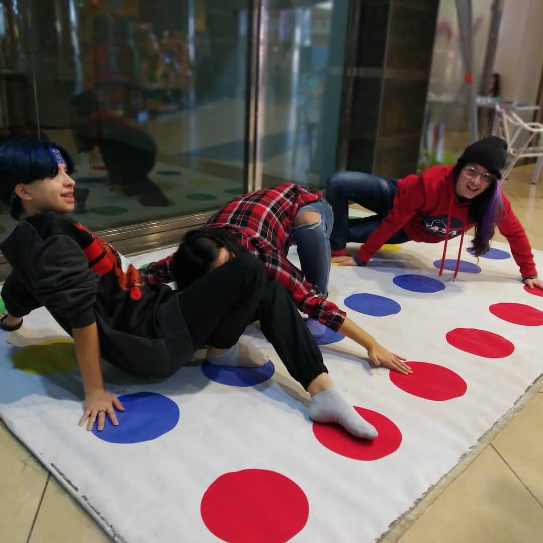 AsoOnyxia's tweet photo. Recordad que unas de las actividades que solemos tener en los #onyxiazone es el #twister gigante.
¿Habéis jugado ya? 👀😎
Próximo #onyxiazone 23 de febrero en @CCZonaEste https://t.co/OKA1wBcRYD