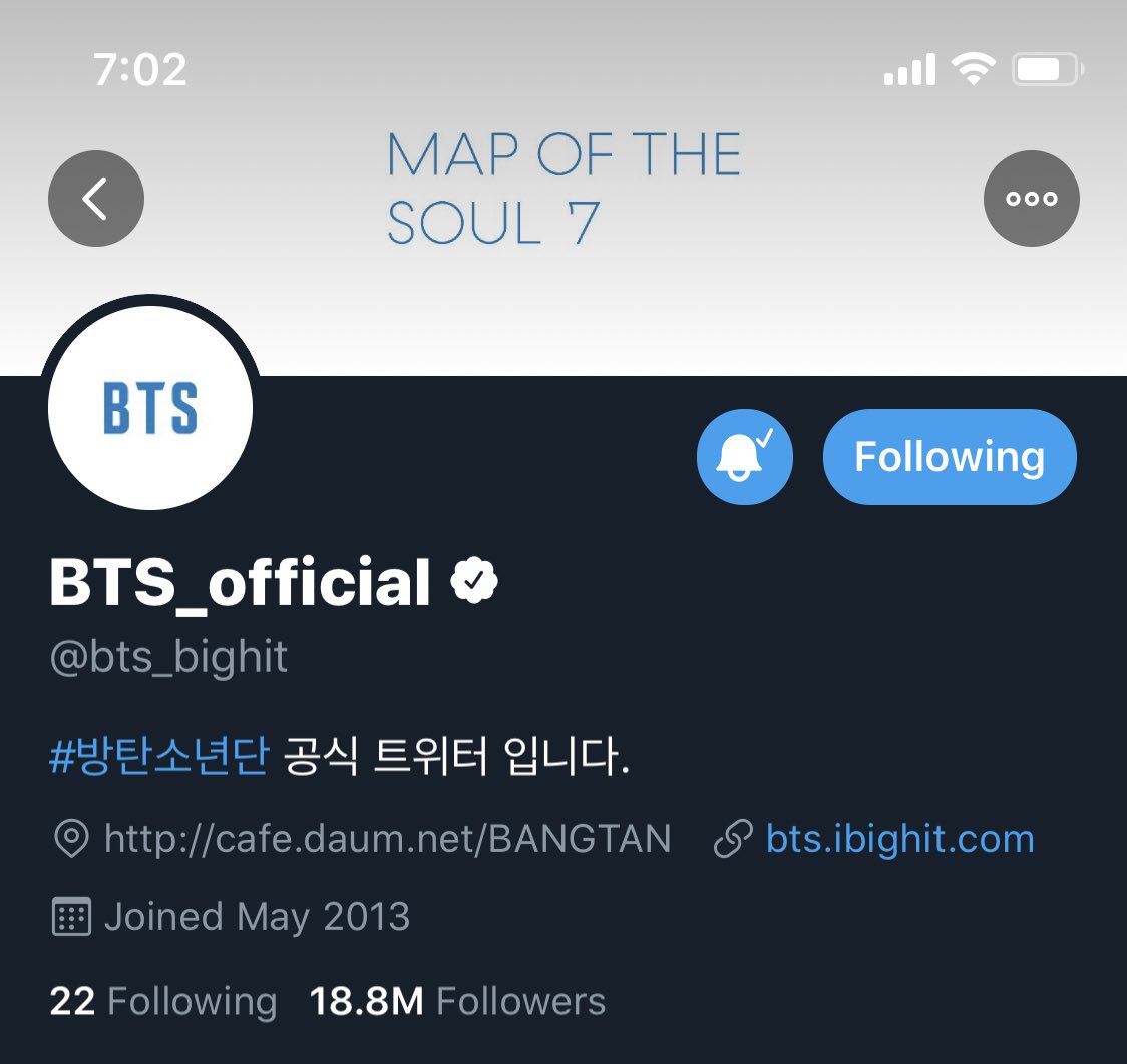 New  @BTS_twt and  @bts_bighit layouts! They switched up how they typically used the group pic, it’s the header this time!