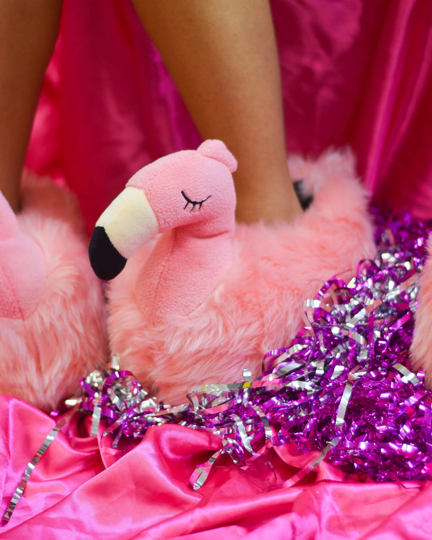 pantufascom's tweet photo. [meu #carnaval, minhas regras!] ✌🏻✨ no bloquinho ou em casa, vai de pantuf... https://t.co/X1NKST60Lv https://t.co/5DGS4EnULB