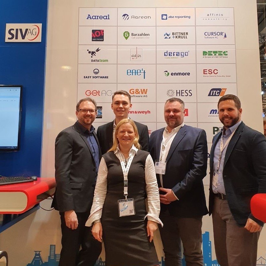 siv_de's tweet image. Starke Partner machen den Unterschied! Gemeinsam mit  @mquadr_at, @symvaro und der SIV Utility Services GmbH stehen unsere #Partnermanager für alle Fragen rund um die #Zukunft der #Energiewirtschaft zur Verfügung. #siv_ag #partner #sivontour #weareharris #Eworld2020 #erpsoftware