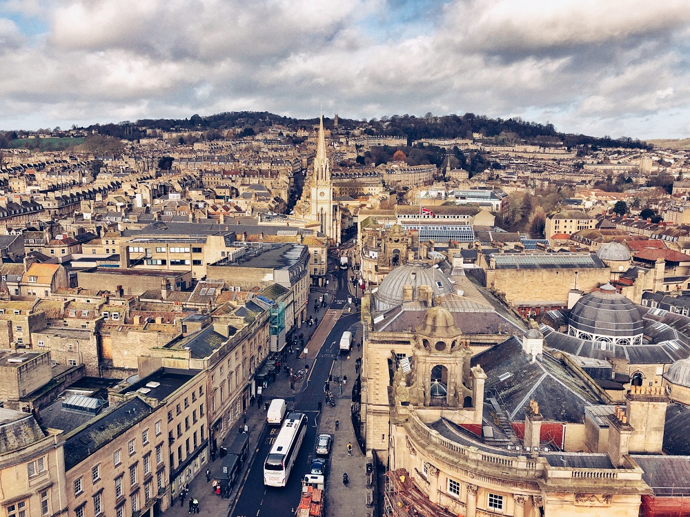 All angles of our beautiful city from a <a href="/bathabbey/">Bath Abbey</a> Tower Tour – which view is your favourite? 😍
📷 @RowenaKo3 (@rowena_217 on Instagram)