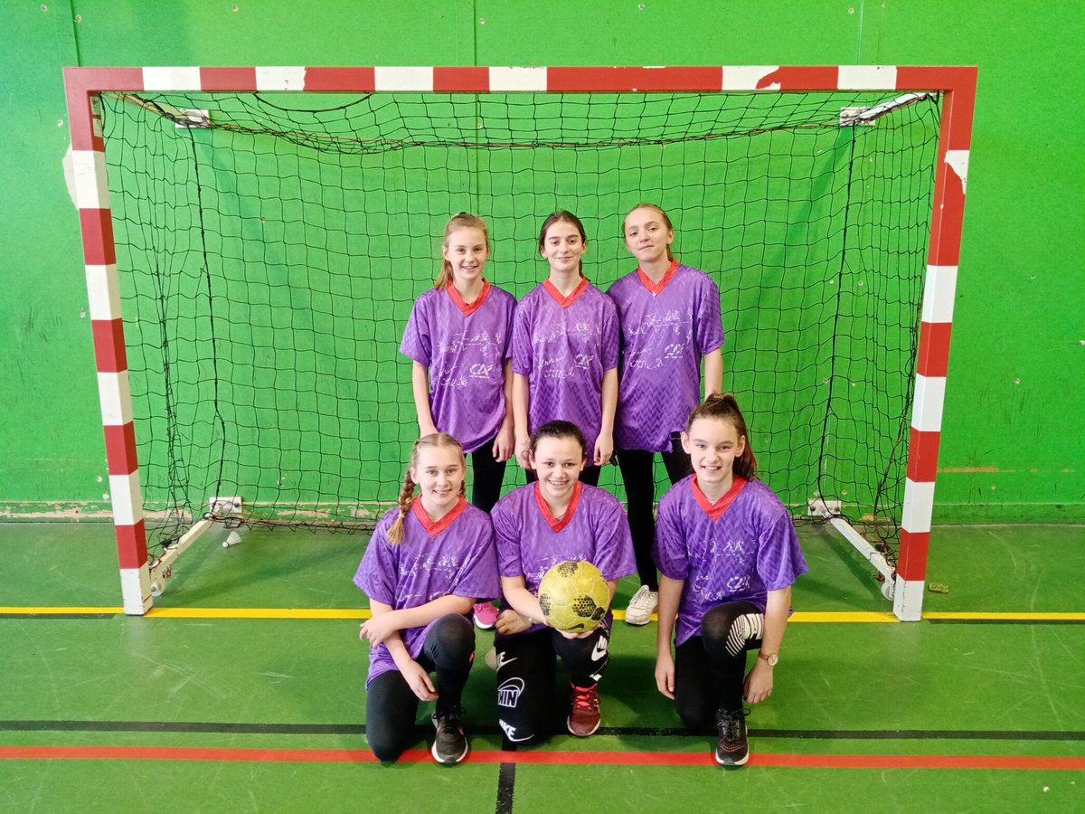 UNSS du mercredi 12 Fevrier:
Demi finales départementales à Argentan. Nos Benjamines ont fini 1ère avec une victoire 10 à 0 contre Argentan et 2 partout contre Condé. Rendez-vous le 11 Mars pour les finales départementales.#futsal, #clgrenegoscinny, #finale