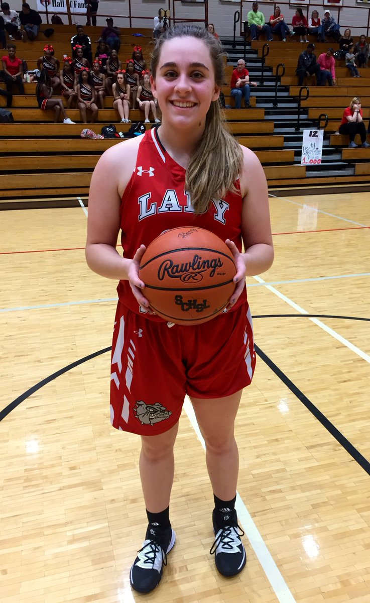 BSHS_LadyHoops's tweet image. Couldn’t be happier for @meghanScharpen1 for passing the 1k point mark for her career. Her motor runs at 110% all of the time...very coachable. Just wish that we would’ve had her for all 4 years!
🐾⛹️‍♀️1️⃣🏀🏀🏀
#1KPOINTCLUB 
@JedBlackwell @SCHSL @PrepHoopsSC