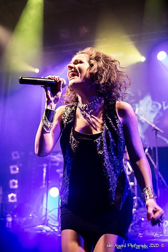 AttractionTheo's tweet photo. Tx u @PetitBain !!! @SeasonofMist @REPLICAPROMO @garnier_olivier @AccessLiveProd @ESPGuitarsUSA @ESPGuitars @FemaleMetalNews @icarusrebel @FemaleMetalNews @HellfestCorner @RockHardFR @femmemetalwebz @ChickenSucker @FemmeMetalNews https://t.co/YsB95dLoCj