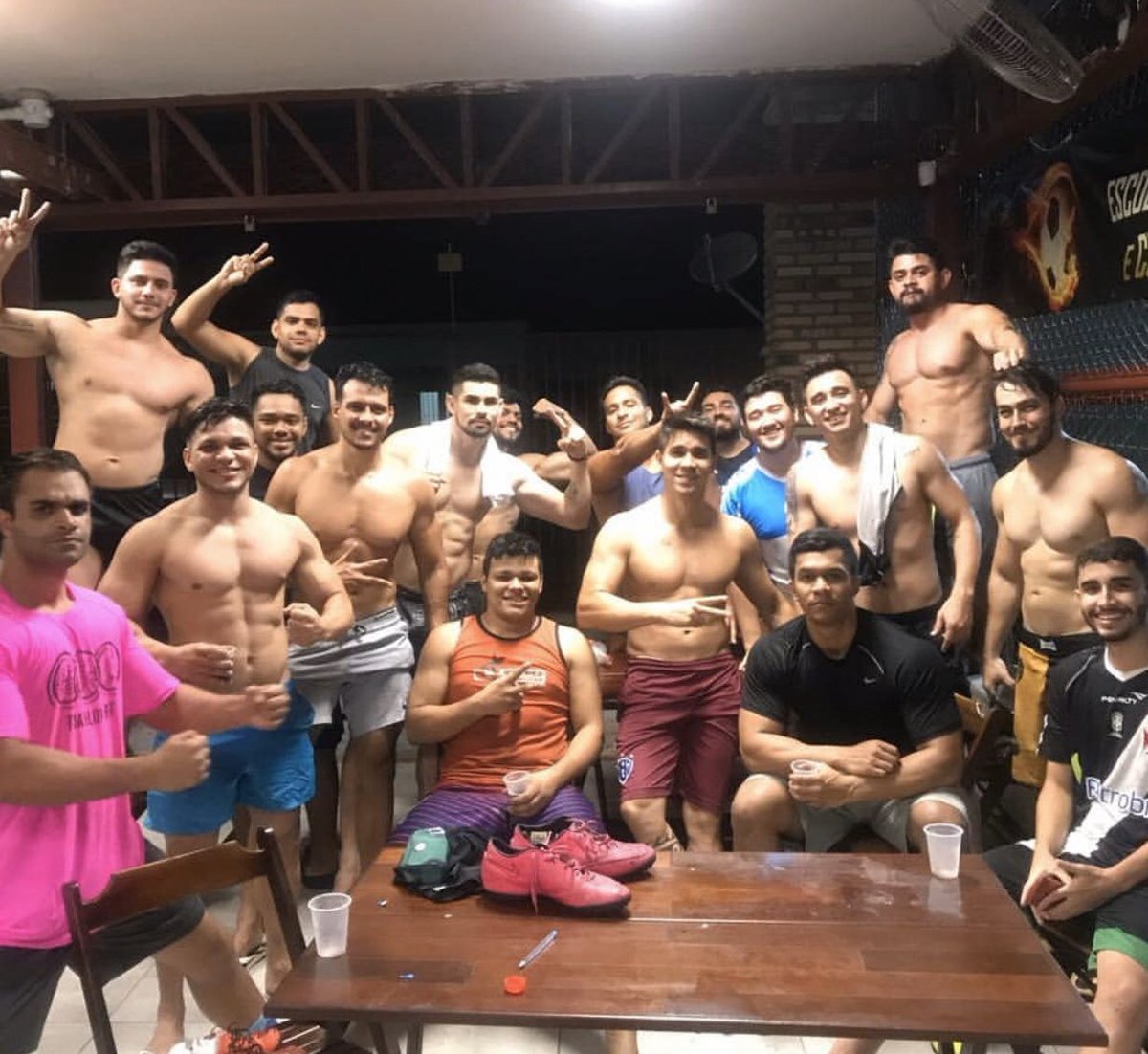 Uma fotinha depois do treino com os parças....😎🤘🏻✌🏻