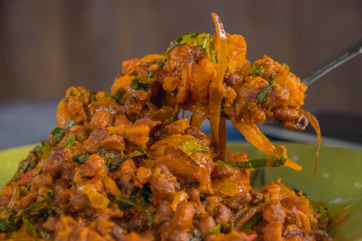 Destrangeimages's tweet photo. The yummy 😋 enugu Beans &amp; Roasted Plantain...... If you are outside Enugu State Nigeria 🇳🇬 then you missing!

Shot by me! 🙌 

#proudphotographer #productshoot #photography #strangeimages #portraitphotography #foodblog #Foodies #beans #plantain https://t.co/AKITlV6igT