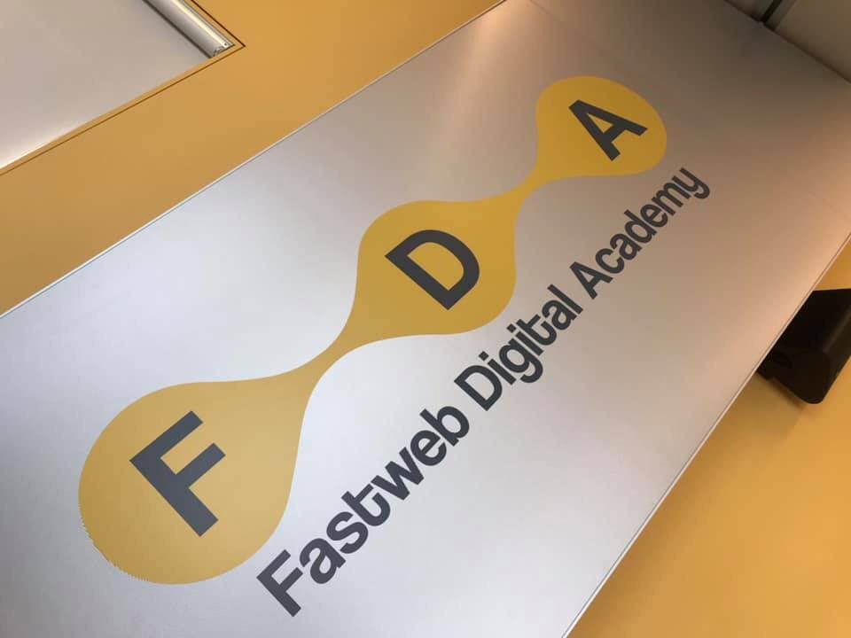 #FDA #FabbricaFuturo #Bentivogli 👉🏻 L’innovazione corre veloce e la rivoluzione sarebbe penalizzare le aziende che non innovano. Il sindacalista fordista difende le 40 ore settimanali. Noi dobbiamo essere  4.0 e difendere il lavoro che si concilia con la vita #12febbraio