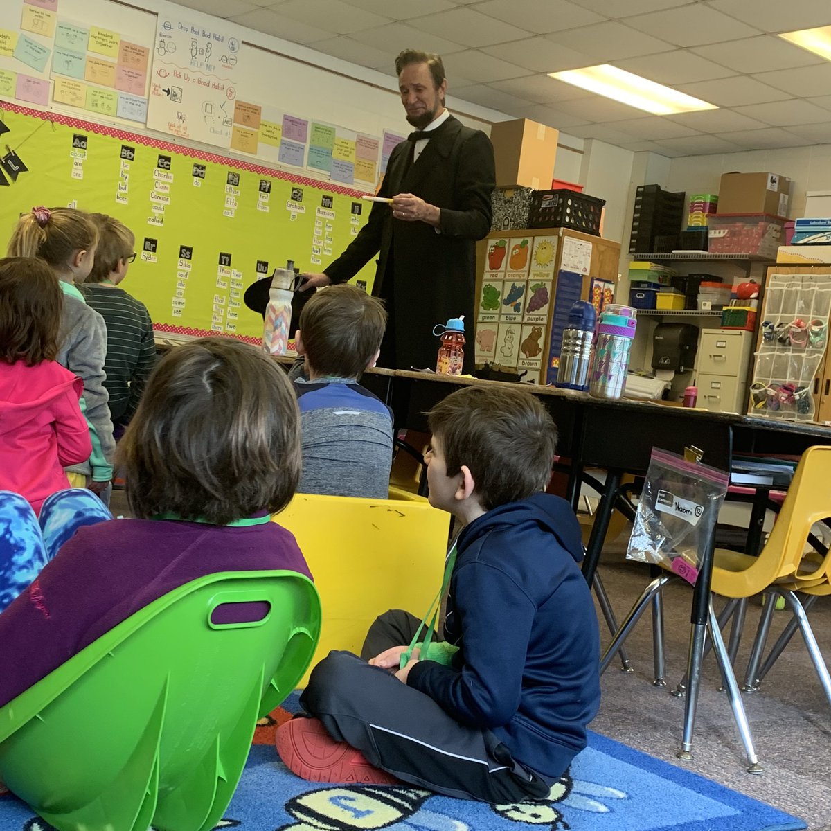 lutzlearns's tweet photo. We are enjoying our time with the Lincolns today!  #d39online #centralfoxes https://t.co/f37ny2jORv