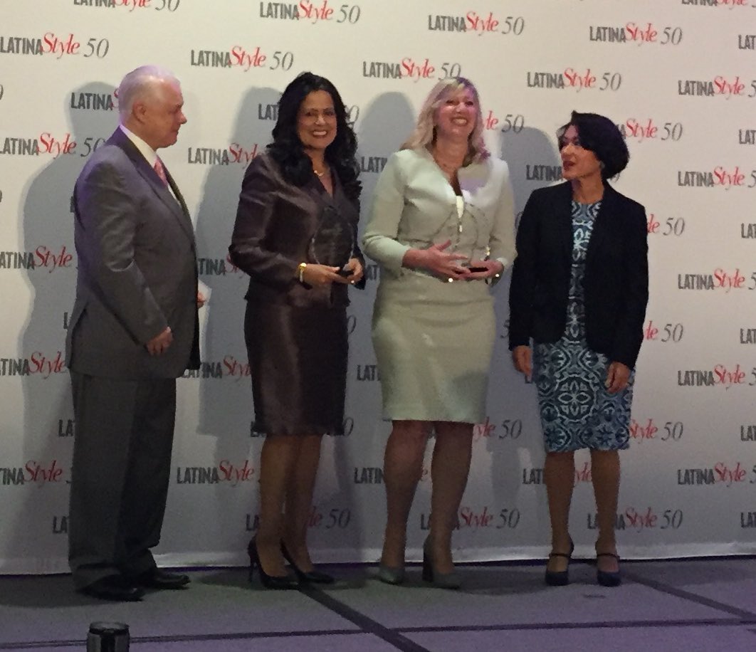 izzycabrera121's tweet photo. Congratulations 👏🏻  Lupita Sanchez Cornejo, Regional Director, External Affairs received an award, 2019 Top 10 Latina Executive of the Year @LATINAStyleMag #LS502020  #Top50Companies @HACEMOSatATT #JuntosHACEMOSMas  @ATTimpact #LifeatATT #latinaempowerment #latinaexecutive https://t.co/pCibQ3IRBy